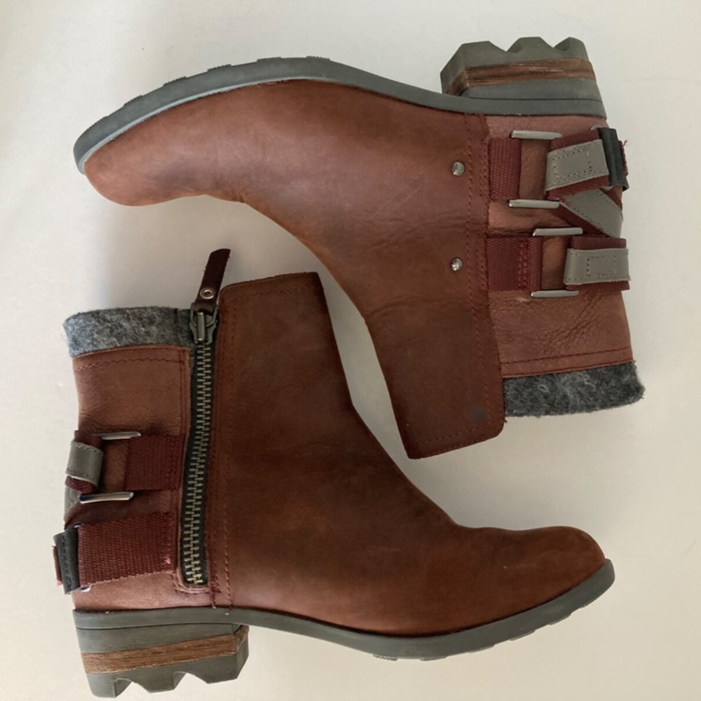 Sorel Women's Lolla Ankle Boots Booties Oiled Leather Round Toe Waterproof 7